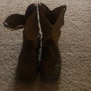Men’s US size 8D Ariat Rambler boots